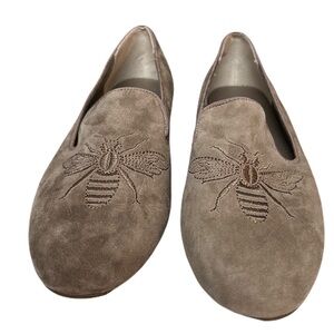 Bee spectacular in these lovely brown slip ons! Bee Embroidered Suede Loafers Si
